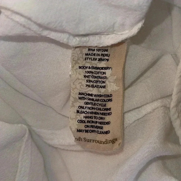 Soft Surroundings White Embroidered Tunic
Women's Size M Coastal Grandma Cotton - Picture 13 of 16